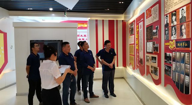 為慶祝建黨99周年, 九綿高速JL8總監(jiān)辦根據(jù)二公司安排深入開展“七一”系列活動(dòng)，通過開展一次黨課、參觀黨員活動(dòng)中心，用實(shí)際行動(dòng)紀(jì)念慶祝建黨99周年