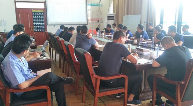 京滬高速改擴(kuò)建工程第二駐地辦組織七標(biāo)段召開安全、質(zhì)量、進(jìn)度調(diào)度會(huì)