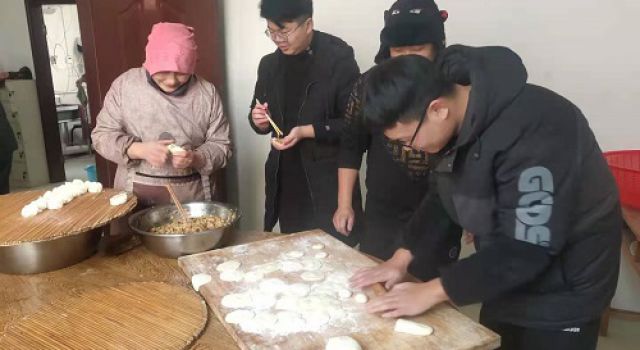 共敘東泰情、餃子暖人心