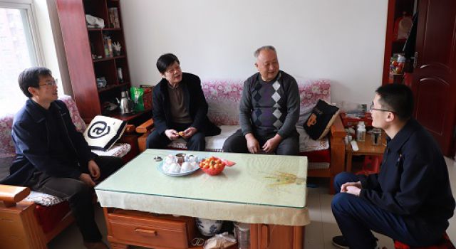 情系國外員工、走訪慰問家屬----公司工會(huì)主席一行走訪慰問赴南蘇丹朱巴-倫拜克項(xiàng)目員工家屬