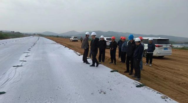 山東高速建設(shè)管理集團安全診斷組對濟微高速一標(biāo)進行專項檢查