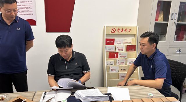 河南省交通建設(shè)技術(shù)中心對安鶴高速安陽至鶴壁段進行半年質(zhì)量安全檢測檢查